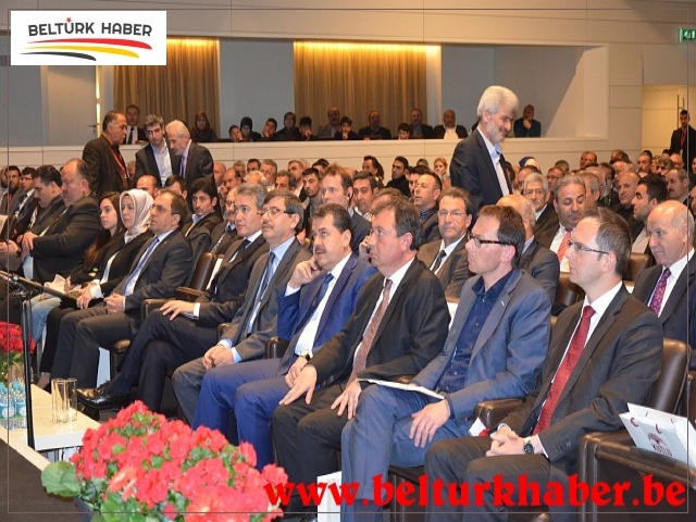 BRÜKSEL'DE KUTLU DOĞUM SEVGİSİ SALONA SIĞMADI