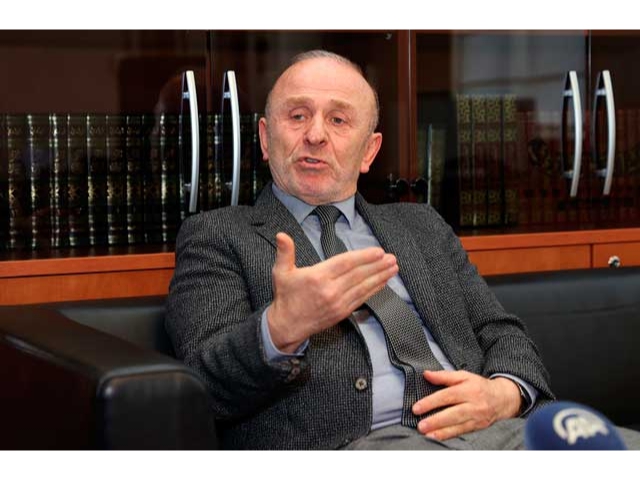 Belçika'daki Müslümanların temsilcisi Üstün: "Bizi siyaset malzemesi yapmak istiyorlar"