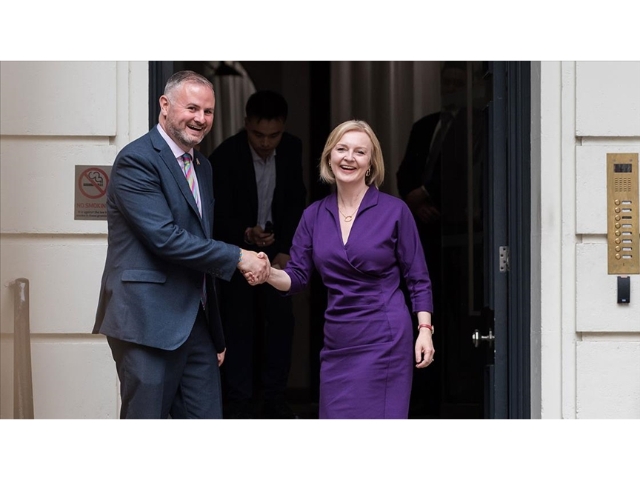 İngiltere'nin yeni "Demir Leydi"si Liz Truss