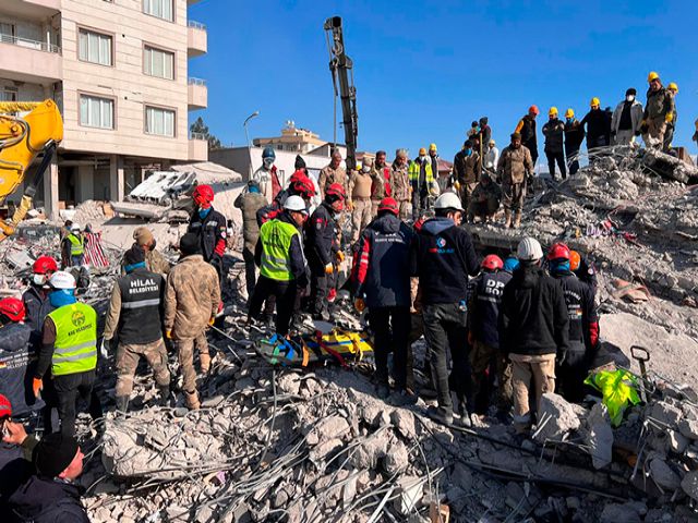 "Asrın felaketi"nde 29 bin 605 kişi hayatını kaybetti