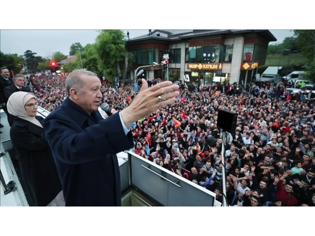 Cumhurbaşkanı Erdoğan'dan seçim zaferi sonrası Kısıklı'da halka hitap etti