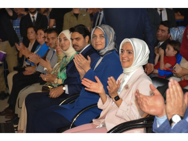 Aile ve Sosyal Hizmetler Bakanı Göktaş, 16. Emirdağ Gurbetçi Festivali'nde konuştu