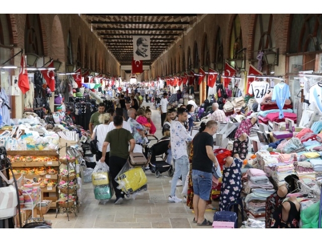 Gurbetçiler mola verdikleri Edirne'de turizm hareketliliği oluşturuyor