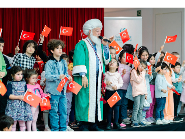 Yunus Emre Enstitüsü, çocukları Brüksel'de Nasreddin Hoca ile buluşturdu