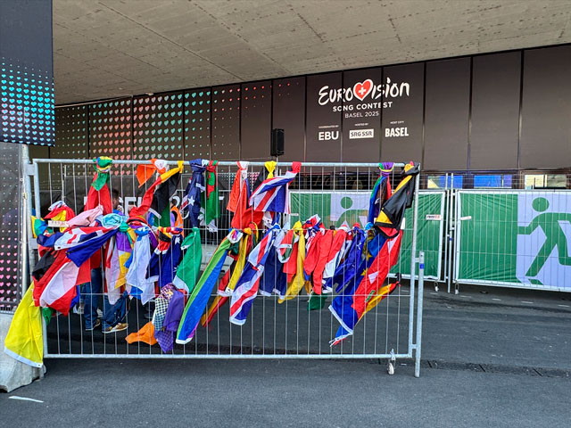 Eurovision'un ilk yarı finalinde salondaki seyirciler Gazze'ye destek verdi