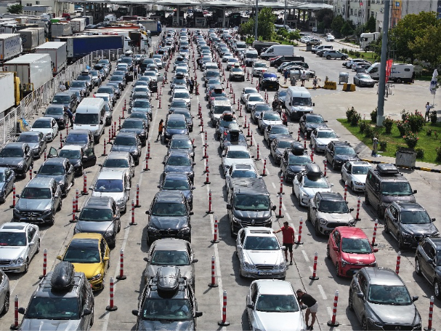Kapıkule'de gurbetçilerin dönüş yolculuğu sürüyor