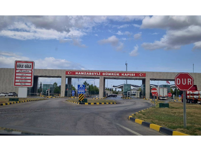 Edirne'deki sınır kapılarından 4 milyondan fazla yolcu geçiş yaptı