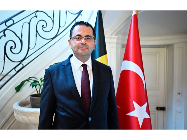 Türkiye'nin yeni Brüksel Büyükelçisi Tantekin, Türk gazetecilerle bir araya geldi