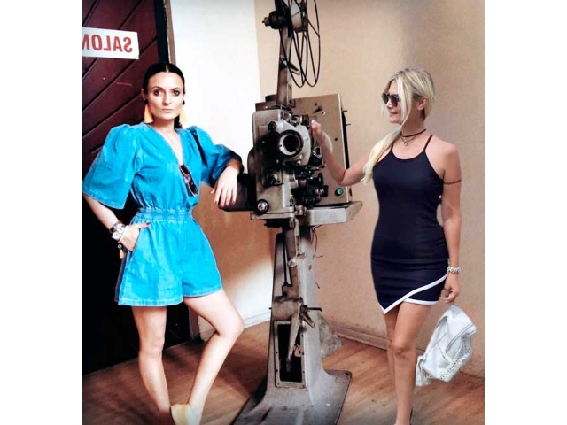 “Heykele Fısıldayan Kadın”