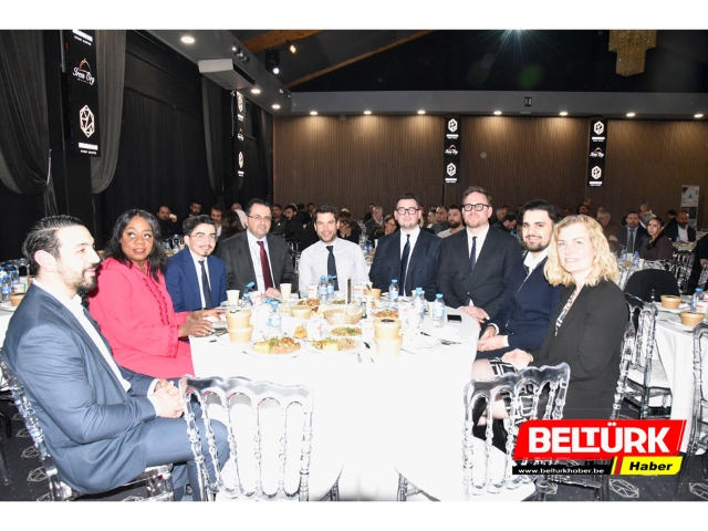 Brüksel Fatih Camii iftarına yoğun katılım