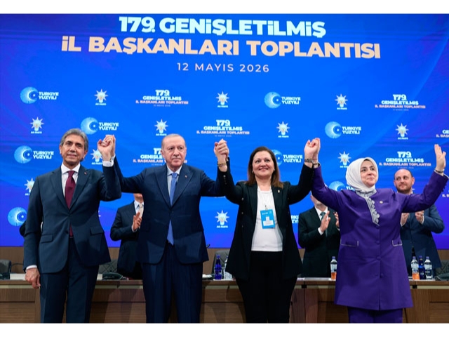 Burcu Köksal, AK Parti'ye katıldı