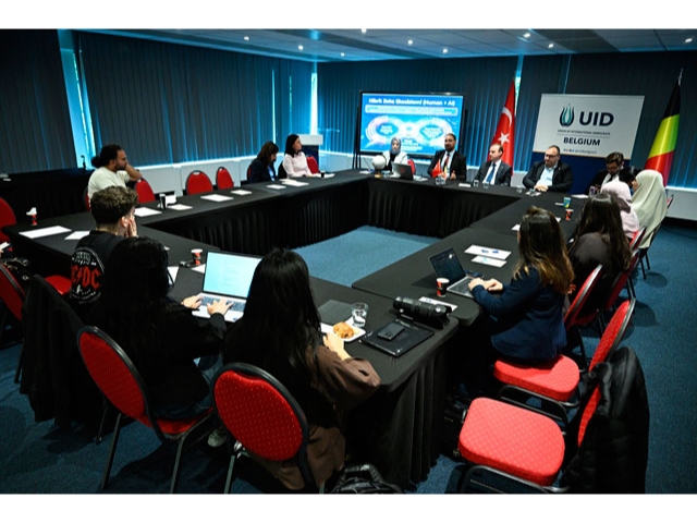 UID, Brüksel'de "Teknopolar Dünyada Bilişsel Diplomasi" etkinliği düzenledi