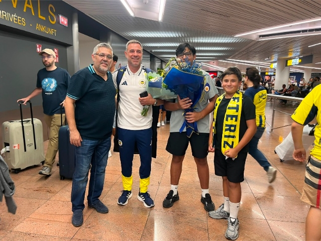 Fenerbahçe Kadın Futbol Takımı Belçika'da coşkuyla karşılandı