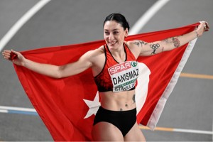 Milli atlet Tuğba Danışmaz, üç adım atlamada Avrupa şampiyonu oldu