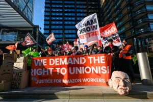 Amazon’un Avrupa çalışanları "Efsane Cuma”da greve gitti