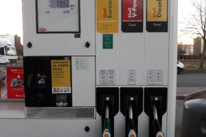 Belçika’da Benzine Büyük İndirim