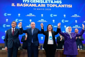 Burcu Köksal, AK Parti'ye katıldı