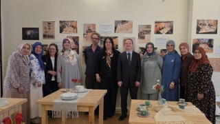 Türk kadınları Belçika'da Türk sofra kültürünün zenginliğini el emekleriyle tanıttı