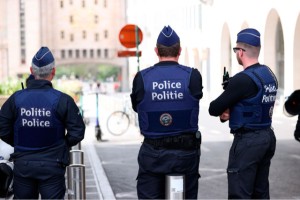 Brüksel’de Narkotik Operasyonu: Polis 27 Şüpheliyi Yakaladı