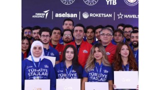 Dünyanın dört bir yanından teknolojinin kalbine: YTB gençleri TEKNOFEST’te