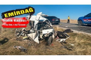 Emirdağ''da iki otomobilin çarpıştığı kazada 4 kişi öldü, 4 kişi yaralandı